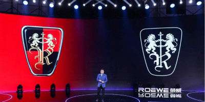 上汽榮威發(fā)布雙標戰(zhàn)略：正式啟用全新獅標和R標